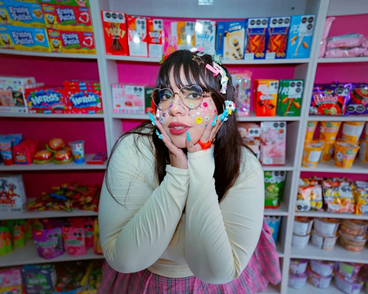 Luna en una tienda de dulces